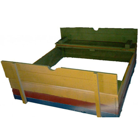 Песочница закрытая из дерева