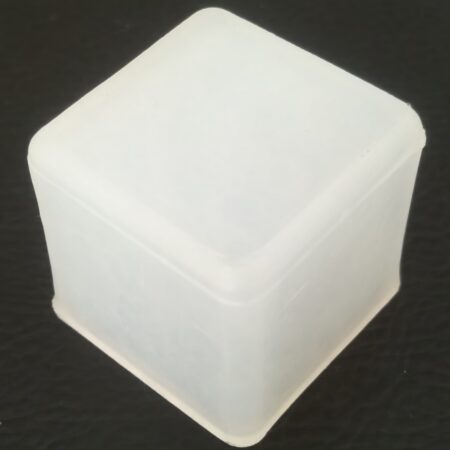 Наружная заглушка на профильную трубу размером: 20*20,25*25